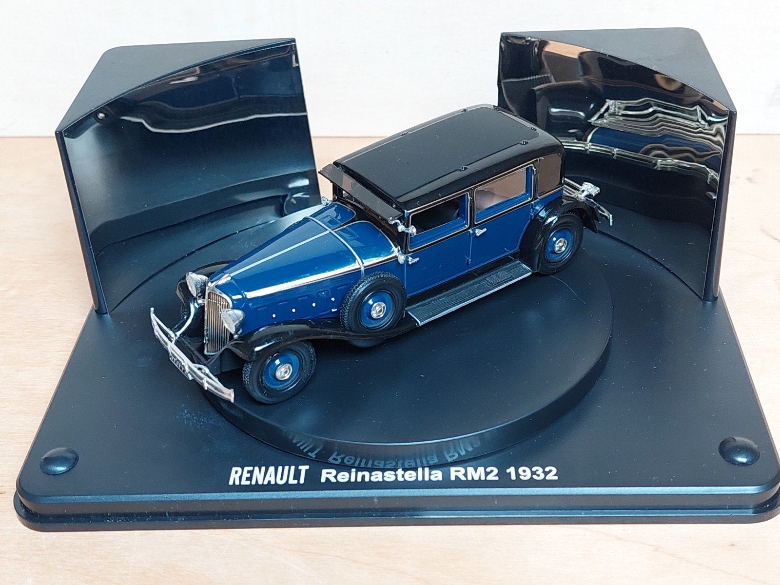 Renault Reinastella RM2 1932 Norev in Renault Boutique doos, Ophalen of Verzenden, Zo goed als nieuw