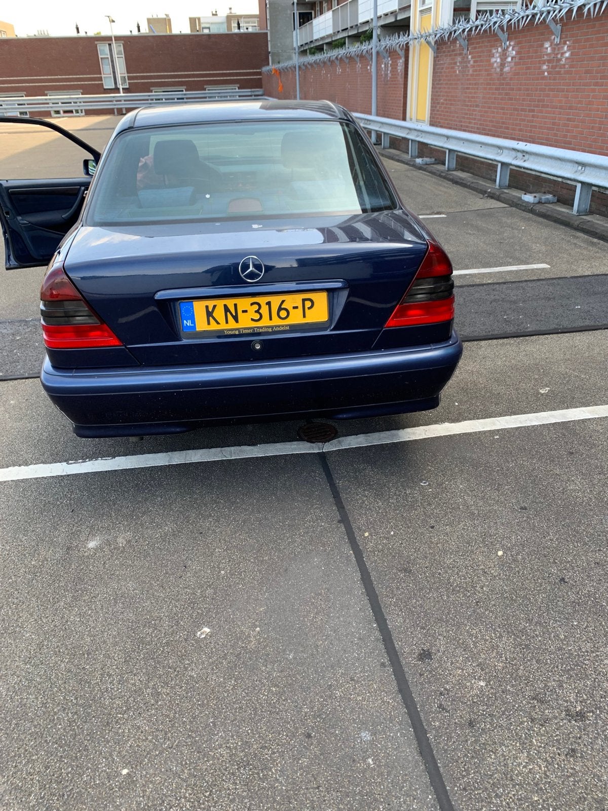 Mercedes-Benz C-Klasse 1.8 C180 Sedan Classic 2000 Blauw, Auto's, Mercedes-Benz, Achterwielaandrijving, 4 cilinders, 1799 cc, Blauw