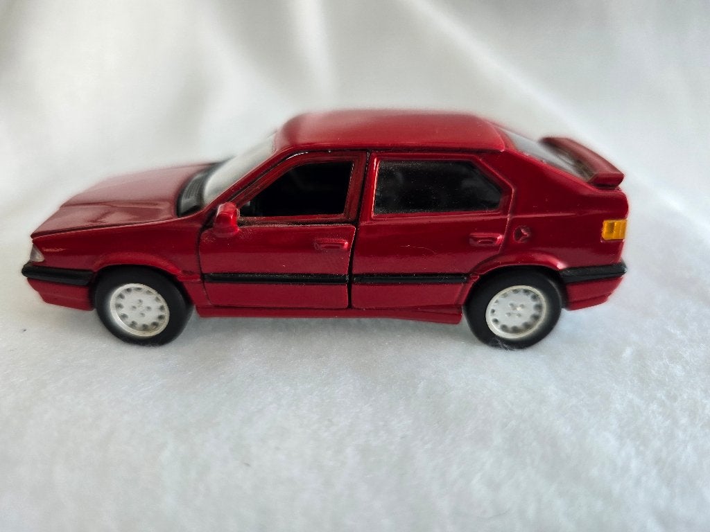 Alfa romeo 33 1/43, Hobby en Vrije tijd, Modelauto's | 1:43, Ophalen of Verzenden, Gebruikt, Auto, Overige merken