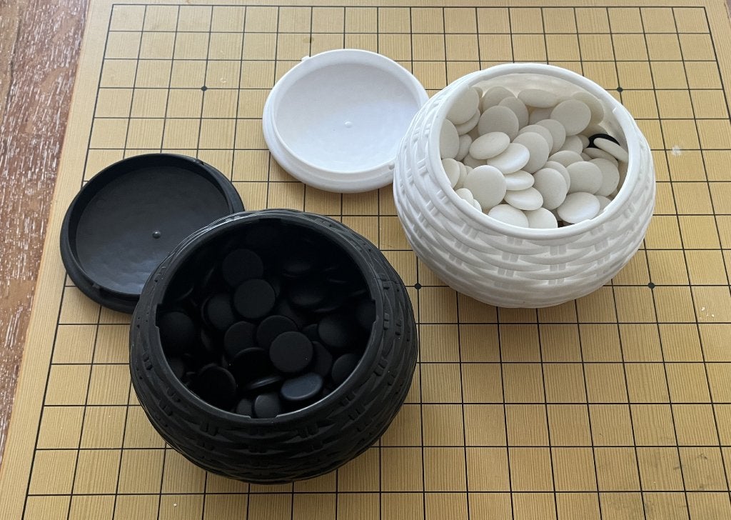 Vintage Japanese Go Game Set Complete Board, Hobby en Vrije tijd, Gezelschapsspellen | Bordspellen, Ophalen, Zo goed als nieuw