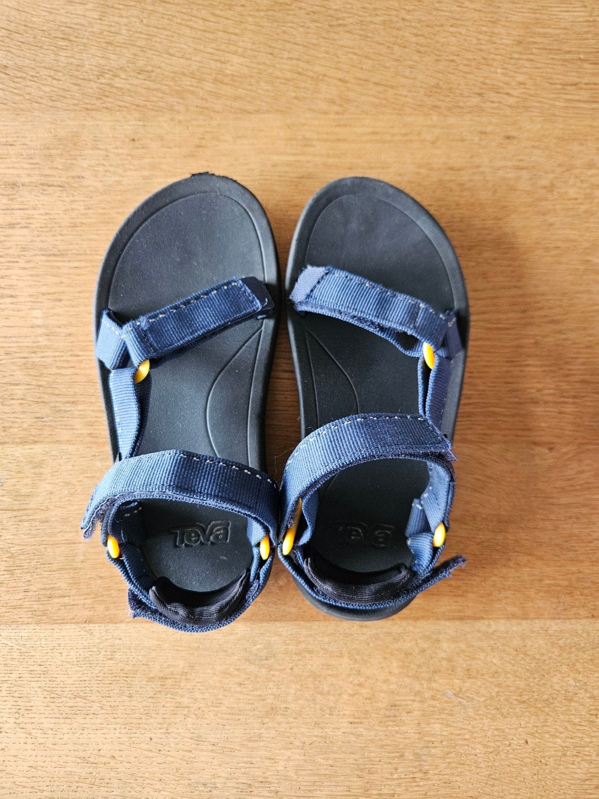 Teva sandalen maat 32, Ophalen, Zo goed als nieuw, Overige typen