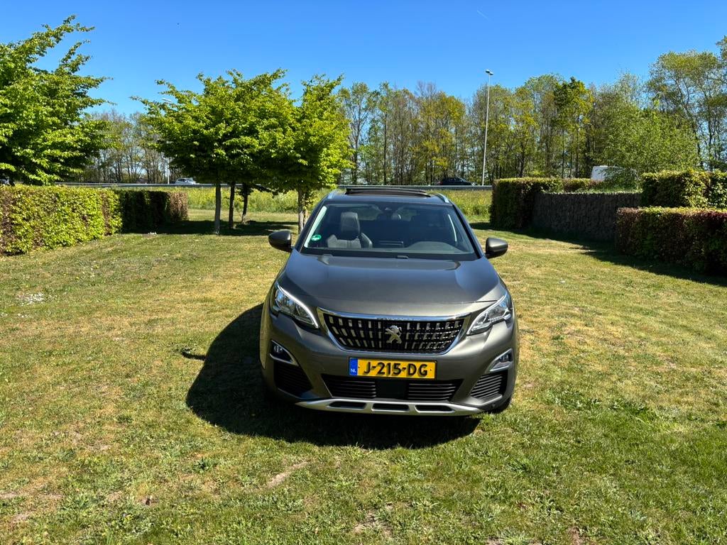Peugeot 3008 1.5 Bluehdi 130pk S&S 2020 Grijs, Auto's, Voorwielaandrijving, 745 kg, 4 cilinders, Leder en Stof