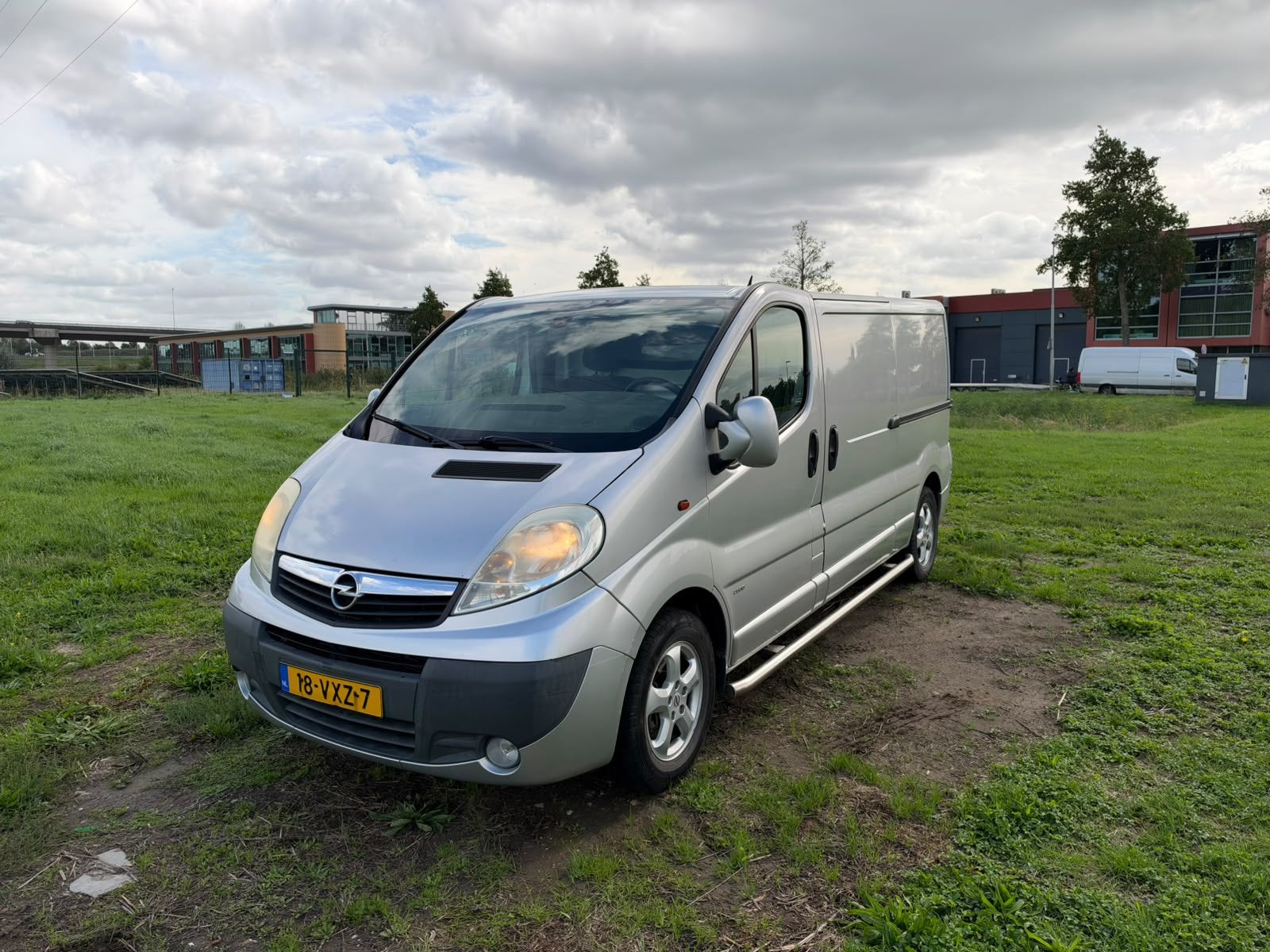 Opel Vivaro 2.5CDTI 107KW  2.9T L2h1 2009, Voorwielaandrijving, 145 pk, Elektrische ramen, 4 cilinders