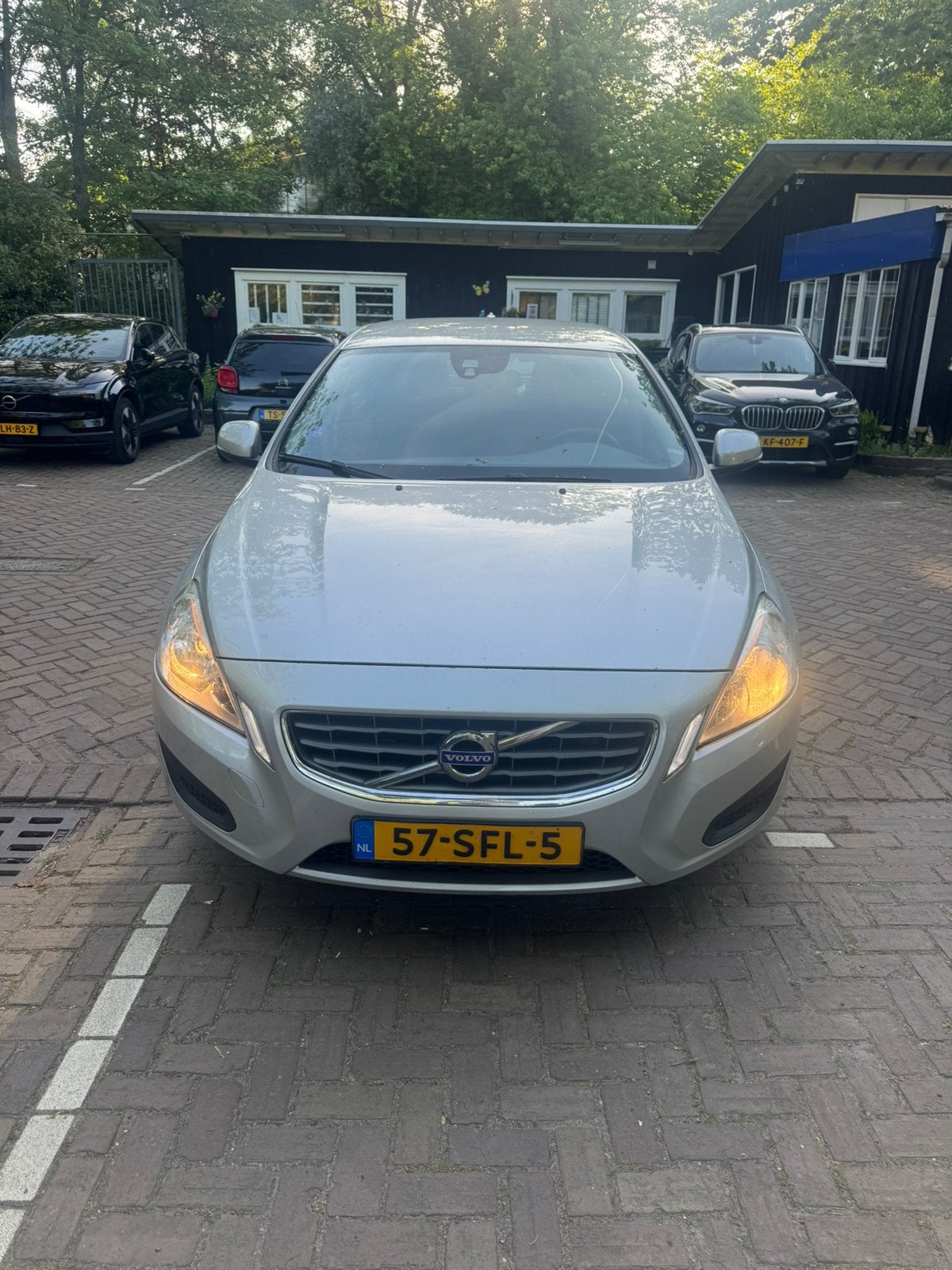 Volvo S60 T4F 1.6 132KW Powershift 2011 Grijs, Auto's, 1596 cc, Stof, Zwart, 179 pk