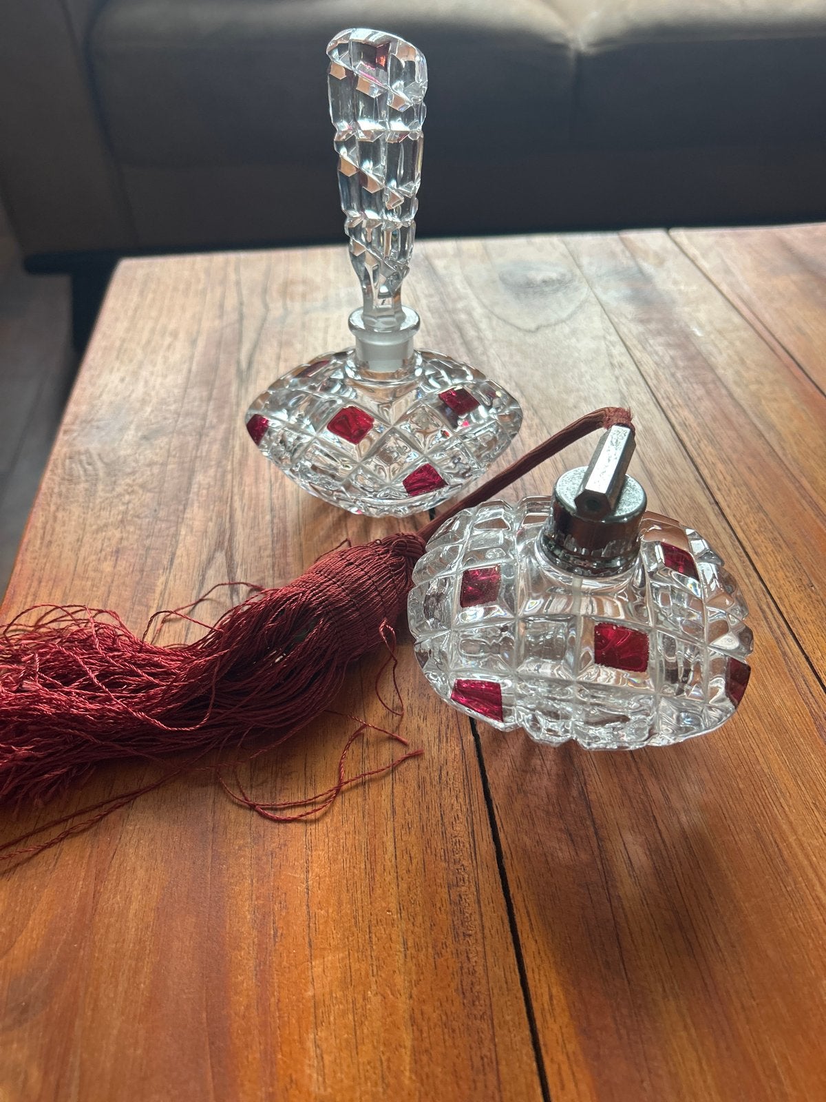 Vintage Kristallen Parfumflesjes met Rode Accentjes, Ophalen of Verzenden