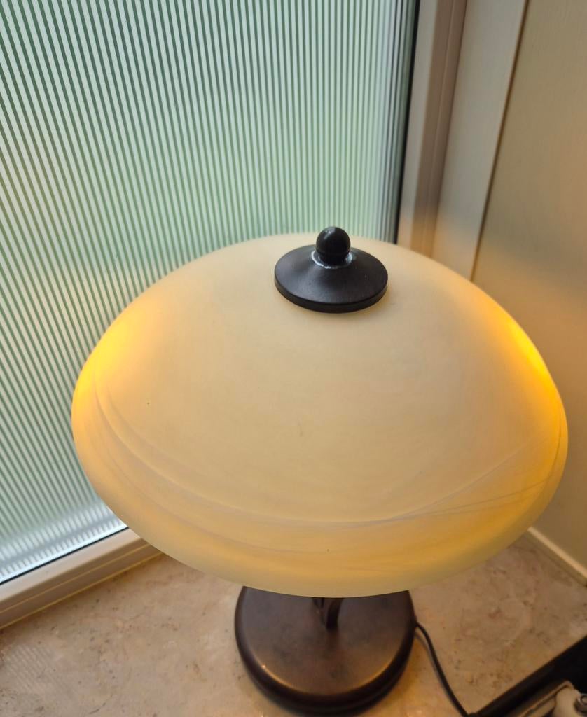 Stijlvolle tafellamp met glazen kap, Gebruikt, Ophalen of Verzenden, Glas, Klassiek, Modern