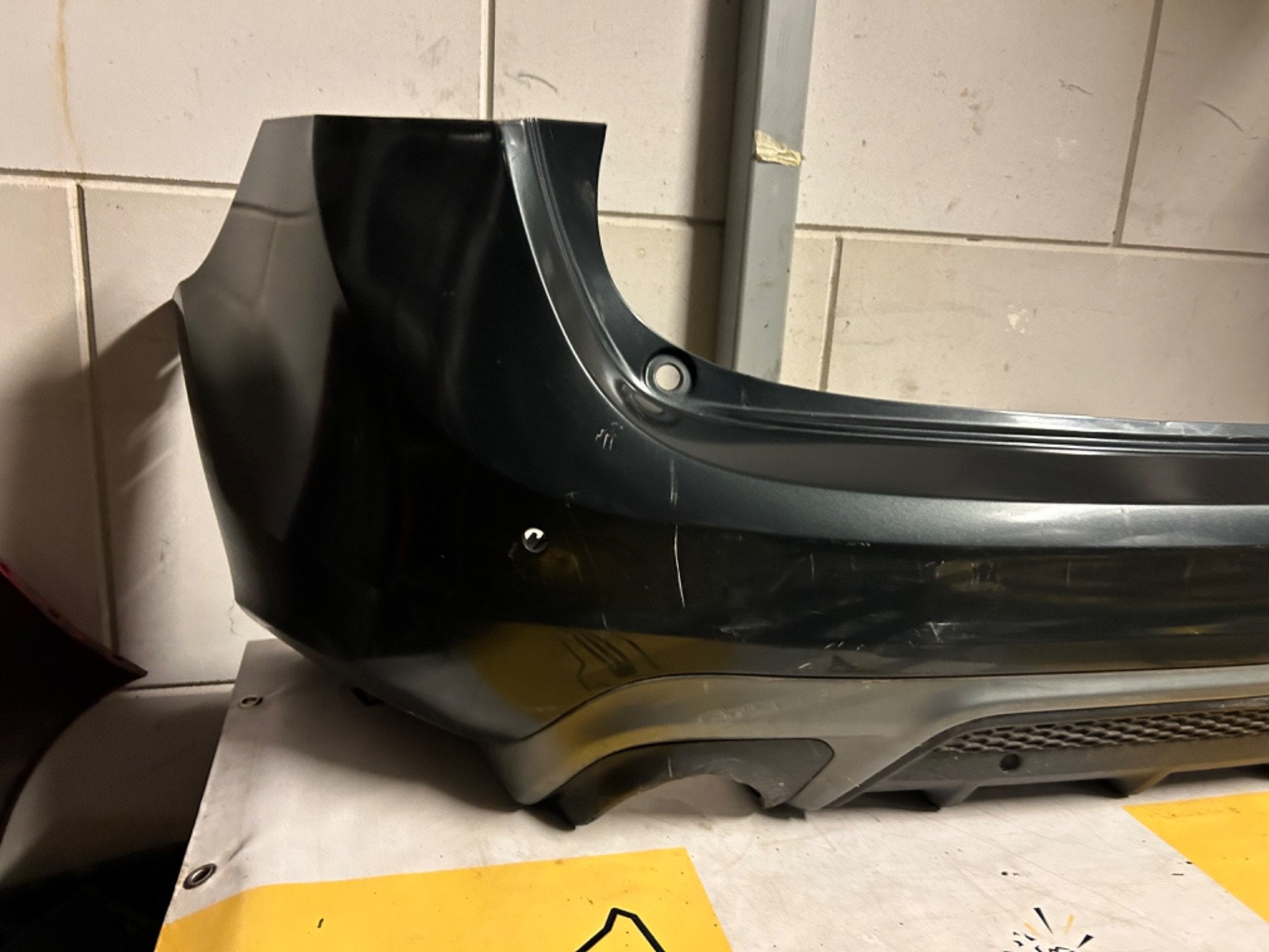 VOLVO V60 FB Achterbumper PDC R-Design 32165263 bumper, Auto-onderdelen, Carrosserie en Plaatwerk, Gebruikt, Gunnar Engellaus vag 8
405 31  Gothenburg, SE