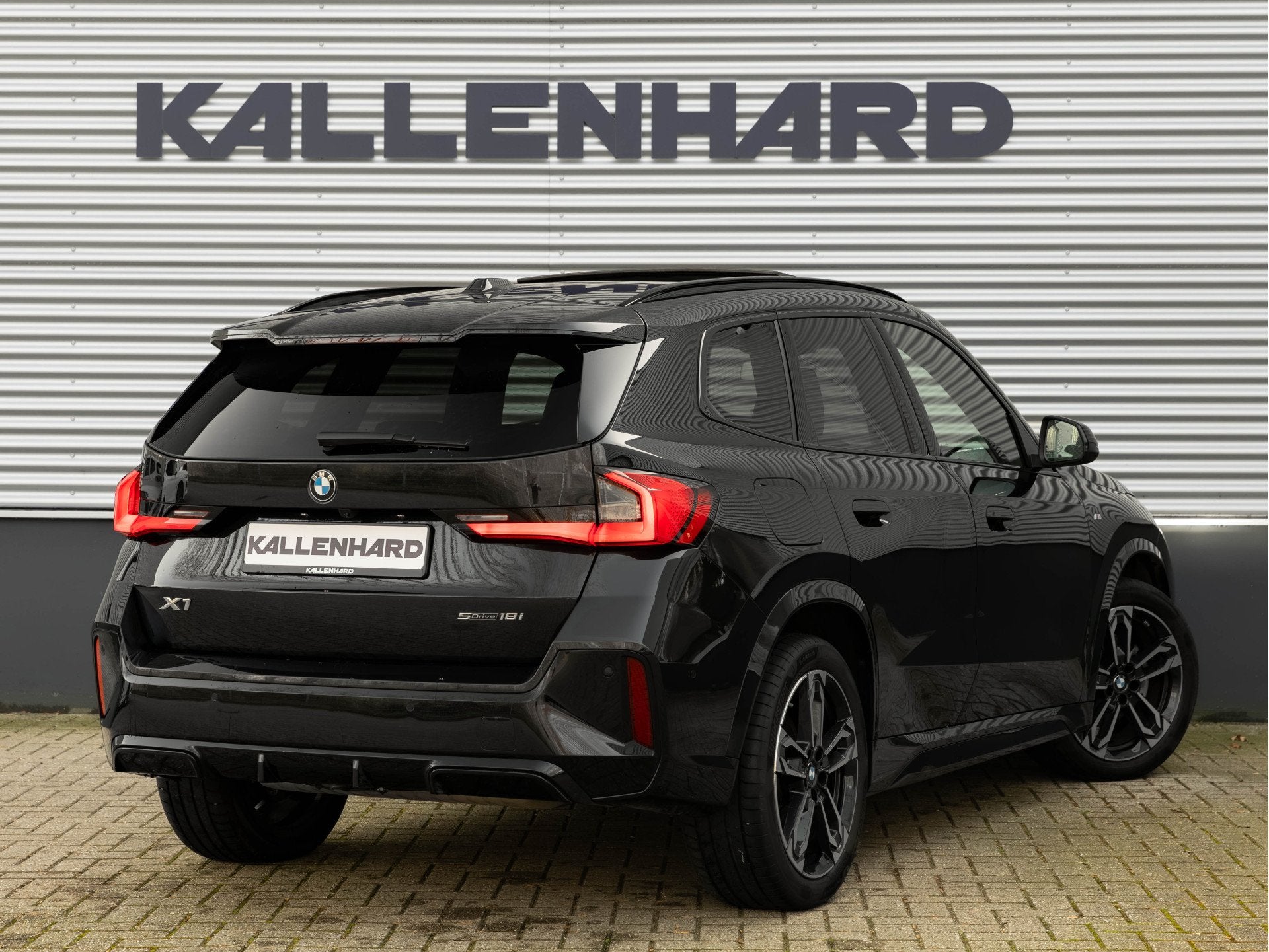 BMW X1 sDrive18i M-Sport - Pano - Trekhaak - Memoryzetel - H, Auto's, Dealer onderhouden, 136 pk, Gebruikt, 24 maanden
