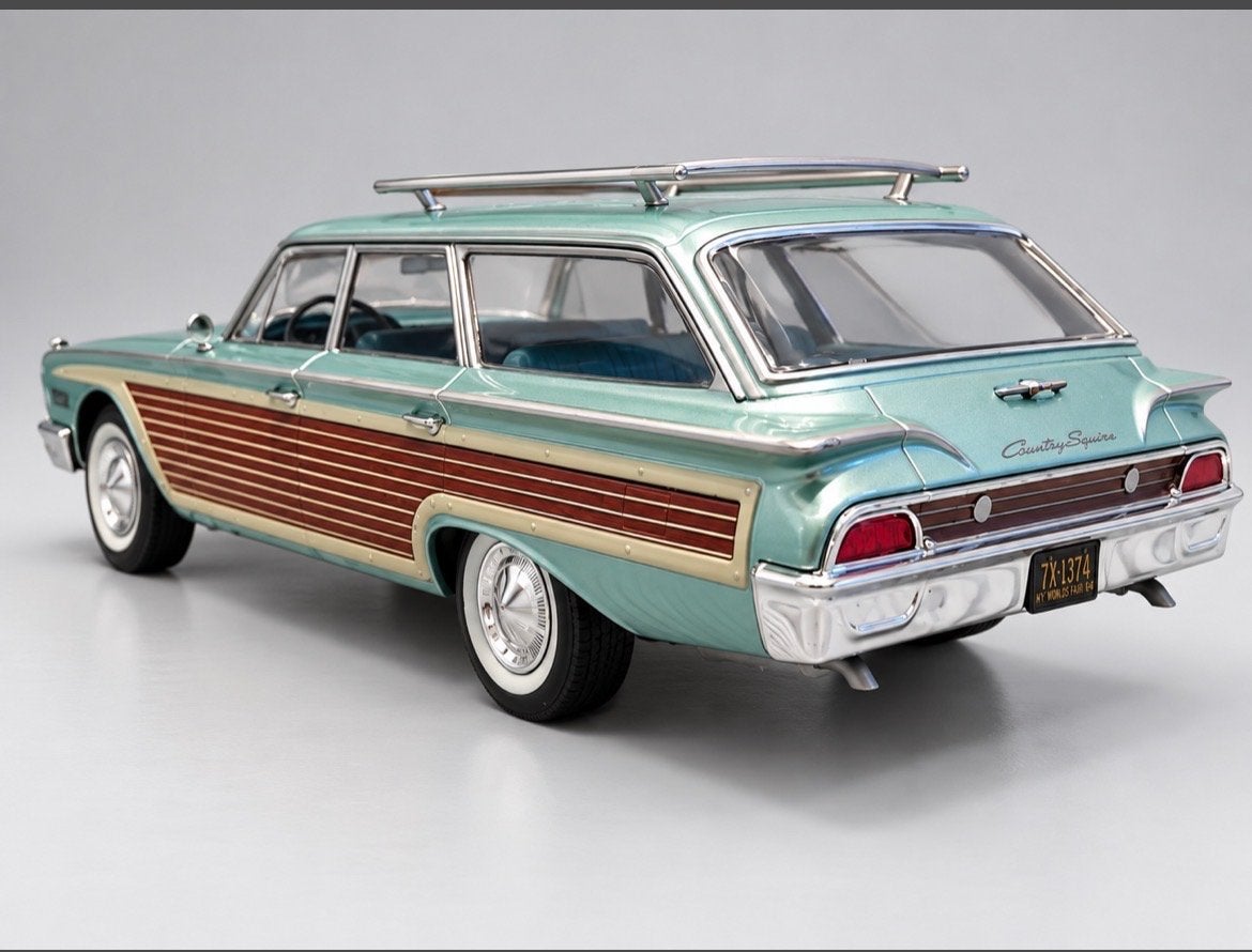 Ford Country Squire 1:18 MCG nieuw in doos, Hobby en Vrije tijd, Ophalen of Verzenden, Nieuw, Auto, Overige merken