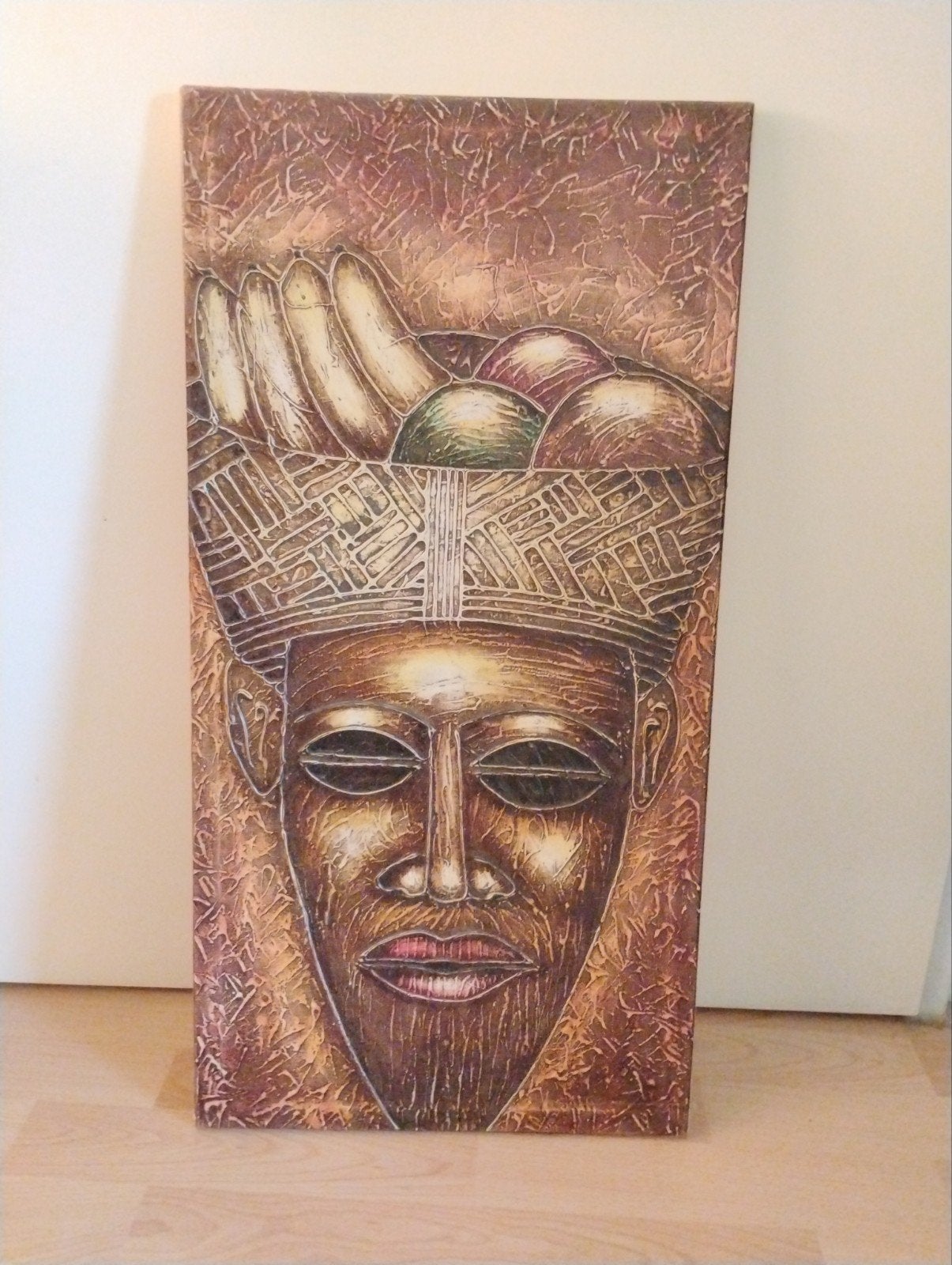 Afrikaans masker schilderij met fruitmand, 70,5x35,5 cm, Antiek en Kunst, Kunst | Niet-Westerse kunst, Ophalen, Schilderij, Bruin