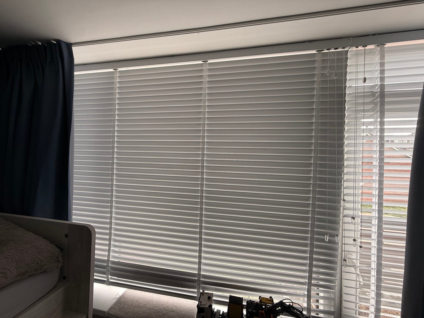 Witte aluminium jaloezieën 250x180, Huis en Inrichting, Stoffering | Gordijnen en Lamellen, Ophalen, Gebruikt, Wit, 200 cm of meer