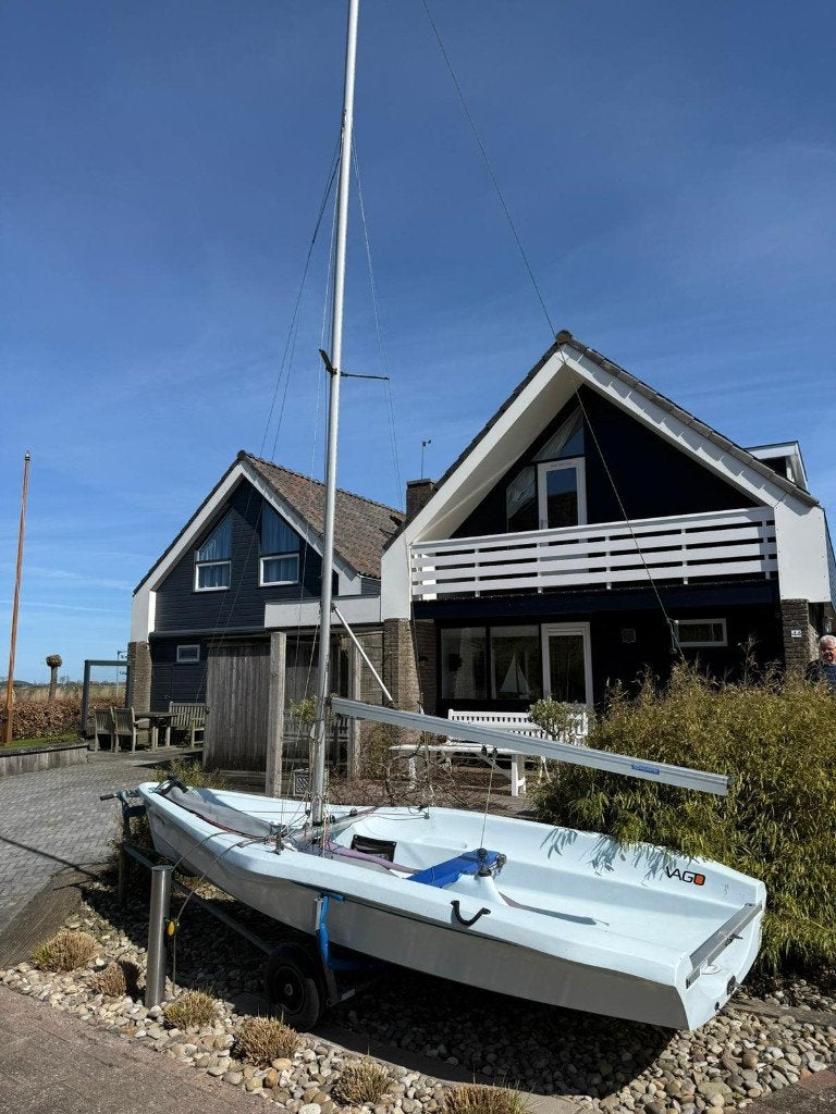 Laser Vago (tweemans zwaardboot) – Goede staat & vaarklaar!, Watersport en Boten, Ophalen, Laser, Gebruikt, Inclusief zeilen