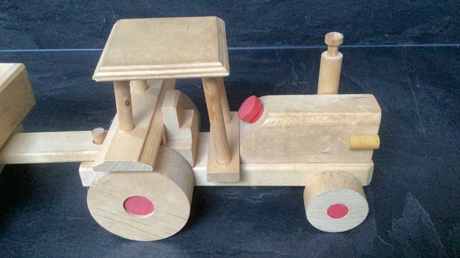 Traditioneel houten speelgoed tractor met aanhanger, Ophalen, Gebruikt, Duw- of Trekspeelgoed