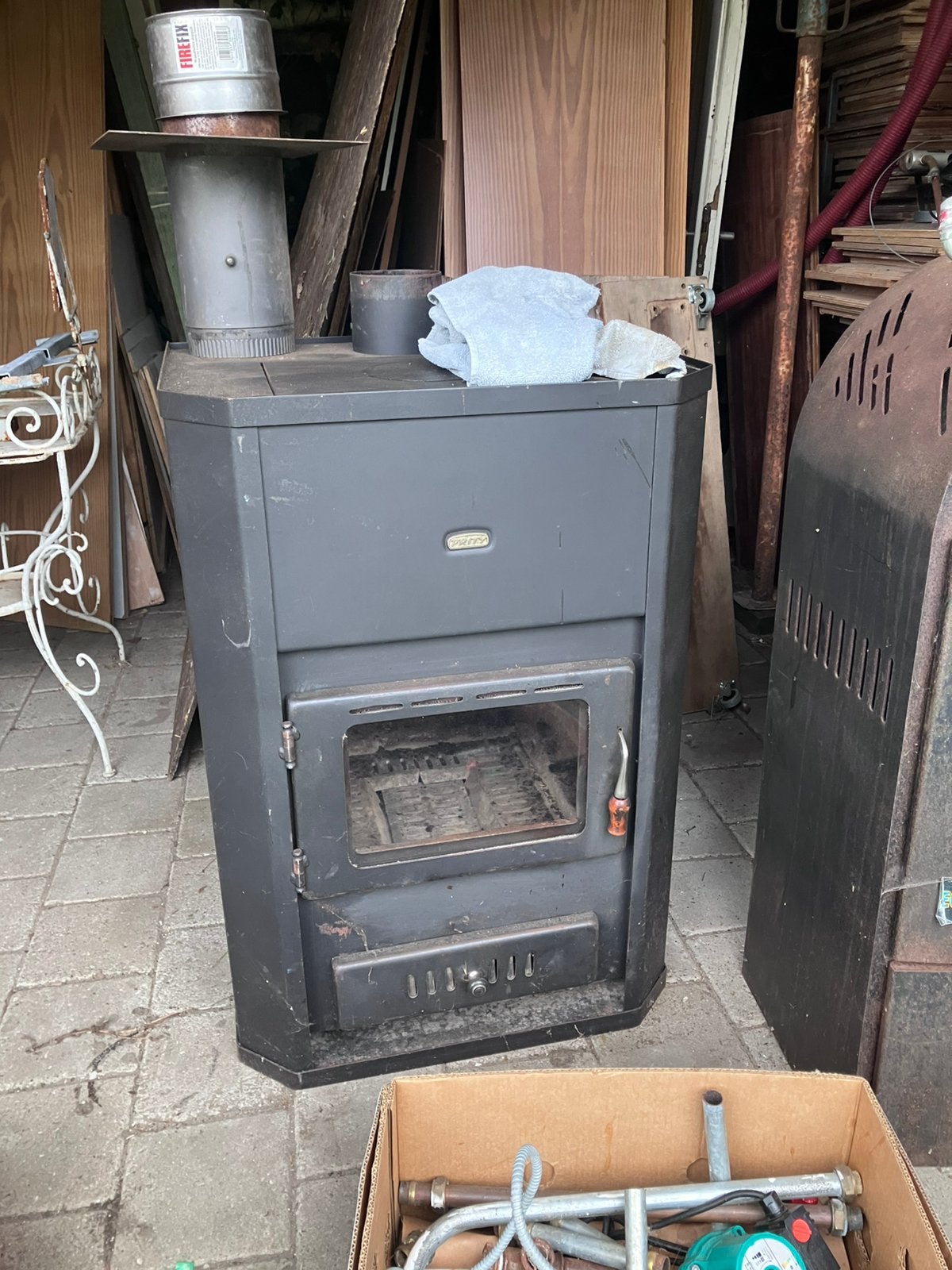 Prity wdw 24 en een 2e hout-cv kachel, Huis en Inrichting, Ophalen, Zo goed als nieuw, Hout, Houtkachel