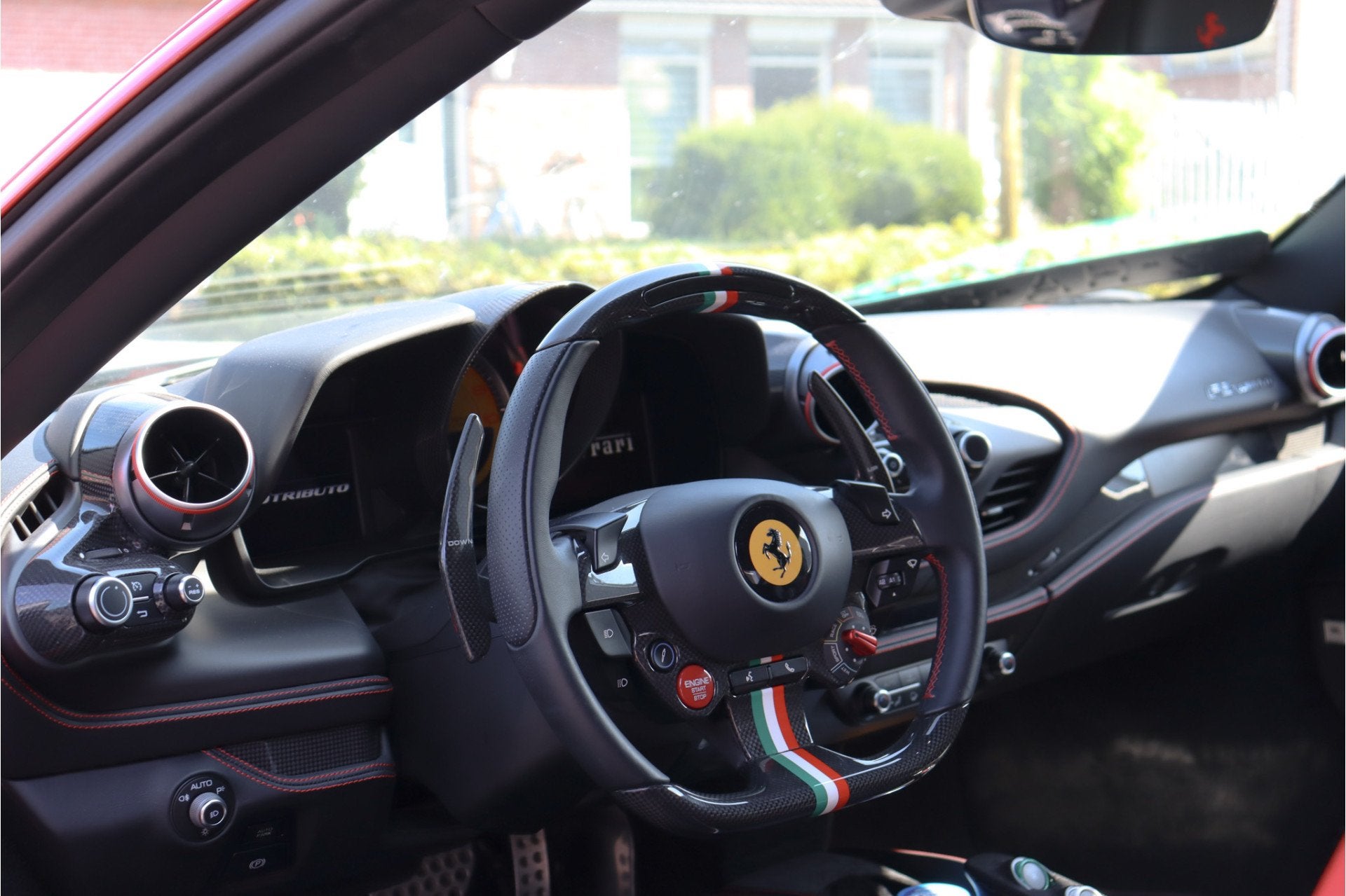 Ferrari F8 Tributo 3.9 V8 HELE BTW *Drivers Display/Carbon B, Auto's, Automaat, Achterwielaandrijving, Gebruikt, 1505 kg