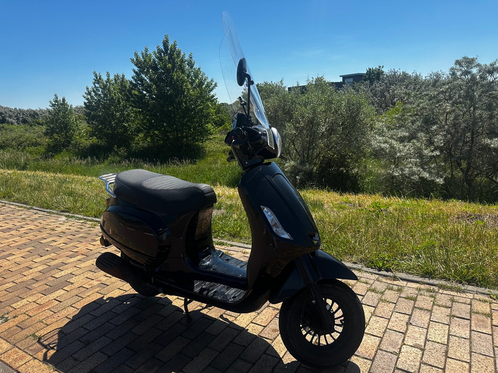 Senzo riva lux / la souris / vespa look scooter snorfiets, Zo goed als nieuw, Benzine, Ophalen, Overige merken