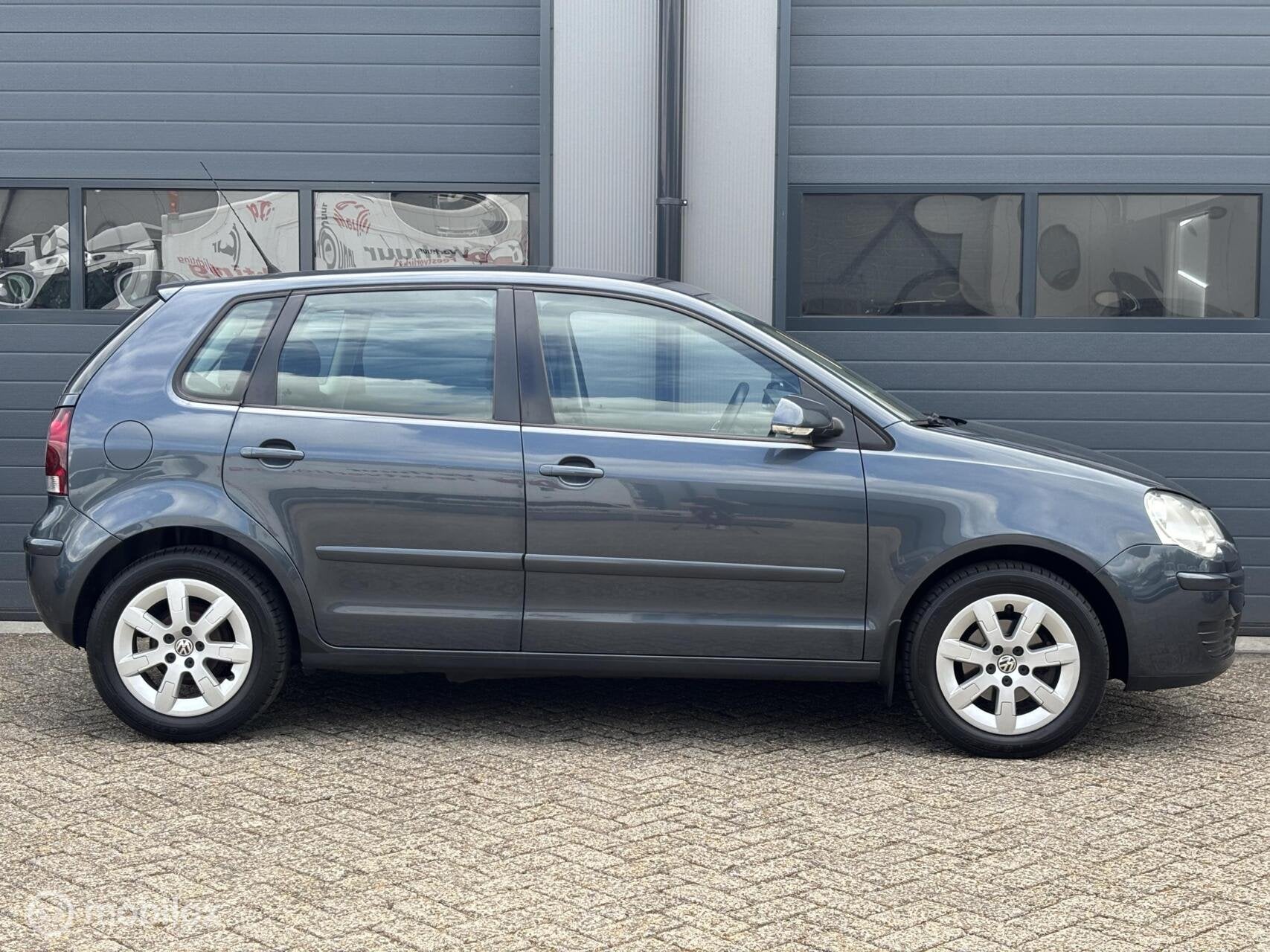 Volkswagen Polo 1.4-16V Optive Uitvoering - NL Auto _ 2e Eig, Voorwielaandrijving, 15 km/l, 40 €/maand, 4 cilinders