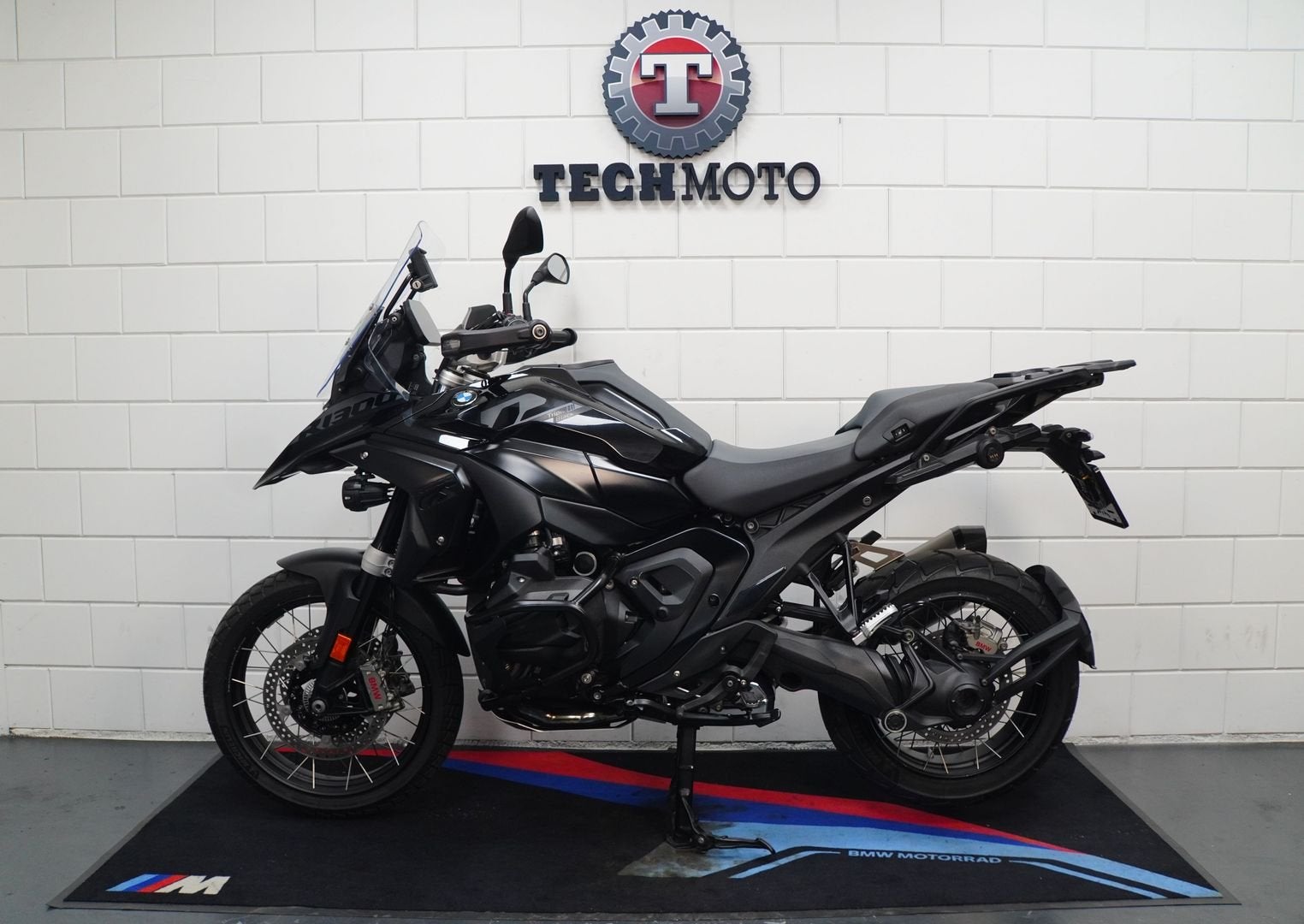 BMW R 1300 GS TRIPLE BLACK - 2024, Toermotor, 1300 cc, Handgeschakeld, Gebruikt