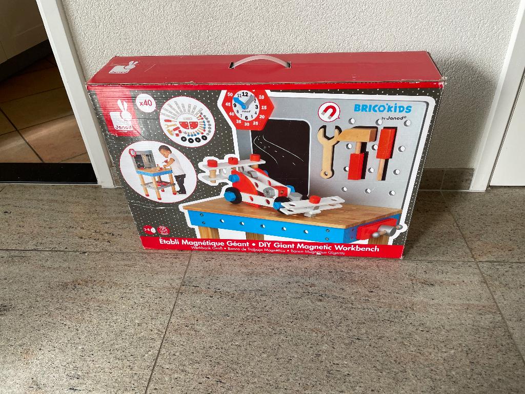 Janod grote houten werkbank, Kinderen en Baby's, Speelgoed | Houten speelgoed, Ophalen of Verzenden, Gebruikt, Meubelstuk of Keukentje