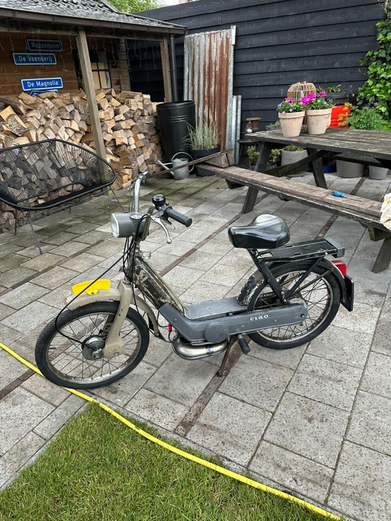 Vespa ciao geel kenteken, Fietsen en Brommers, Ophalen, Gebruikt, 50 cc, Maximaal 45 km/u