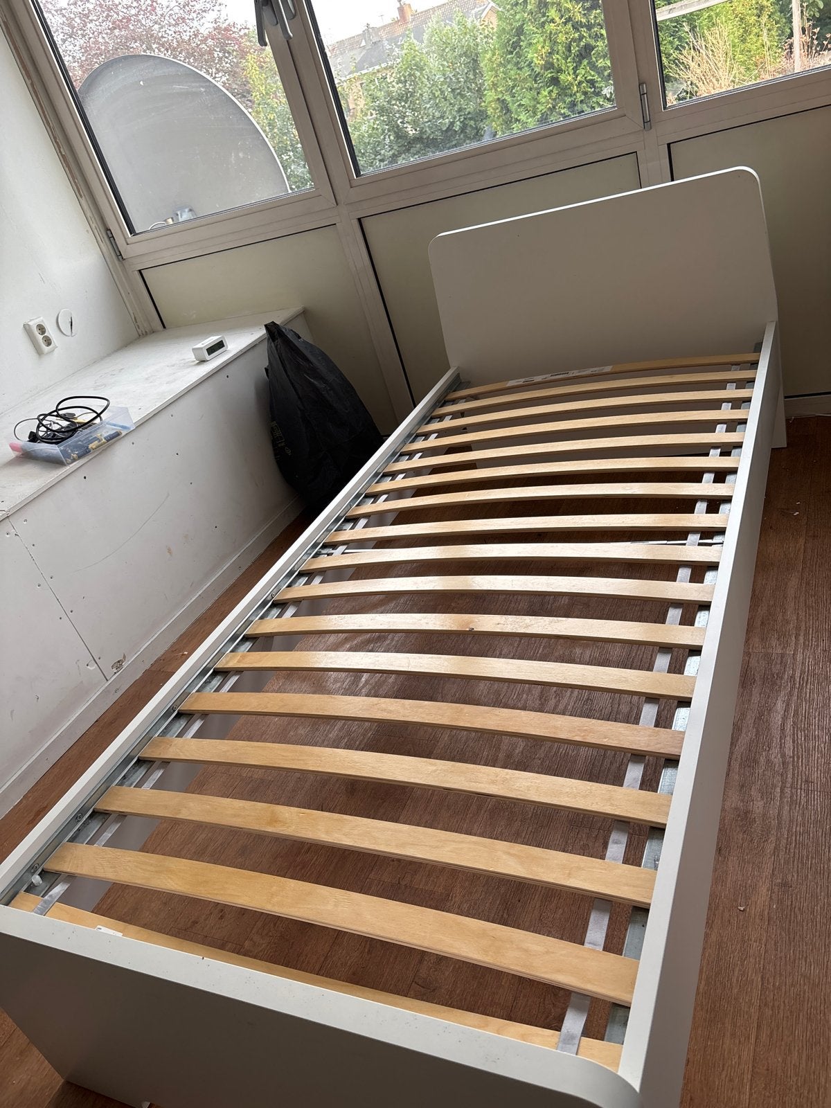 MET MATRAS. Ikea Askvoll Eenpersoonsbed met lattenbodem., Ophalen, Gebruikt, 90 cm, Eenpersoons