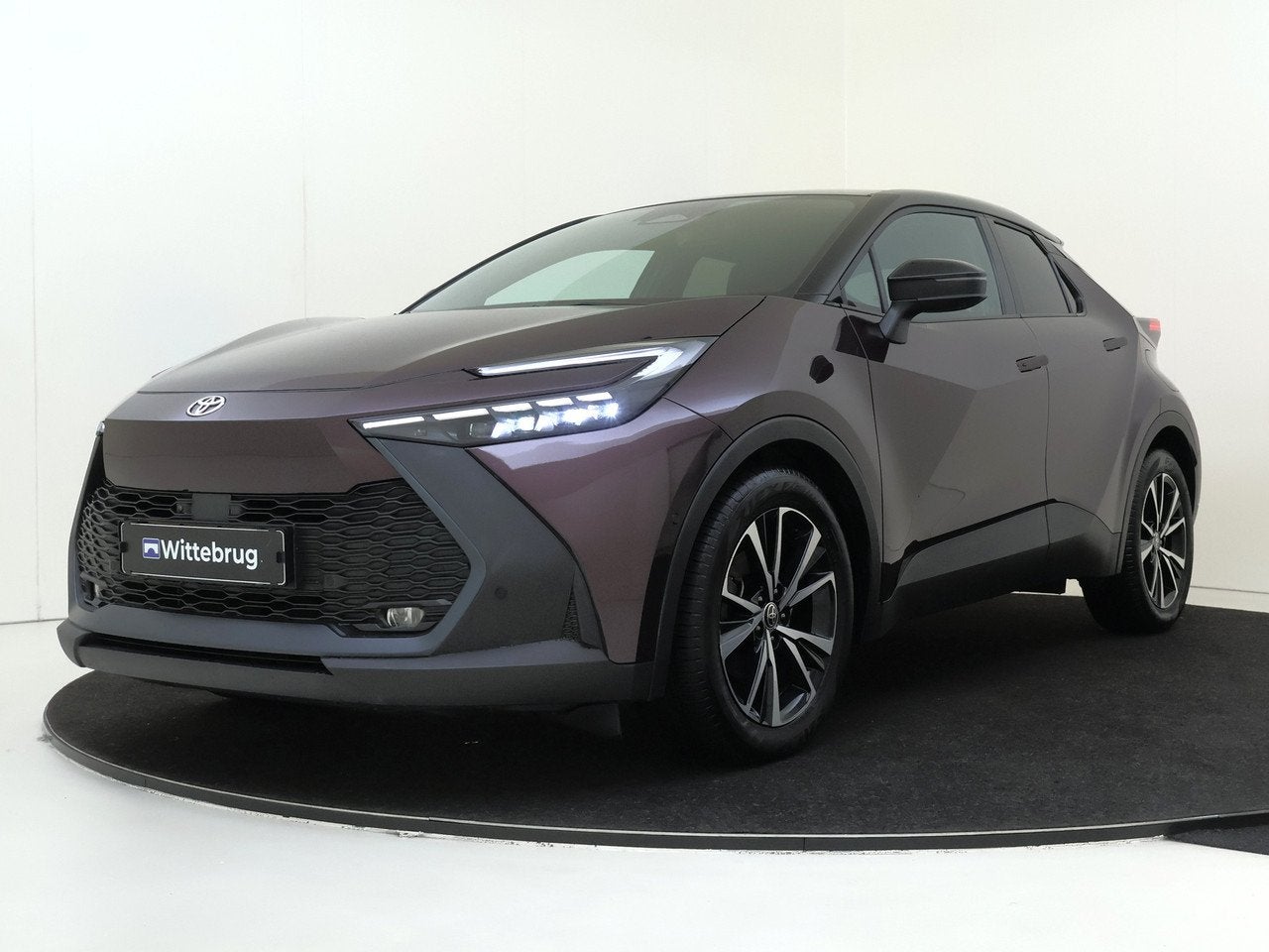 Toyota C-HR 1.8 Hybrid 140 First Edition Navigatie | Climate, Gebruikt, 4 cilinders, Hybride Elektrisch/Benzine, Parkeersensor