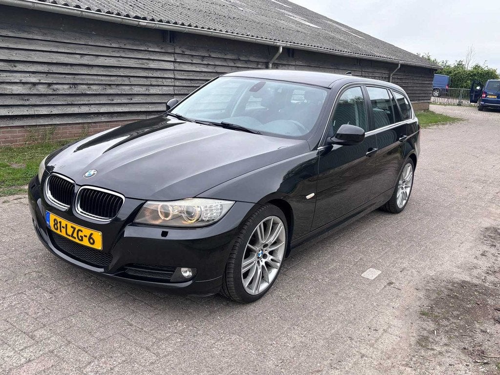 BMW - 2010 - 3-serie Touring - 318i Business Line - Personen, Auto's, Euro 5, Achterwielaandrijving, Zwart, Origineel Nederlands