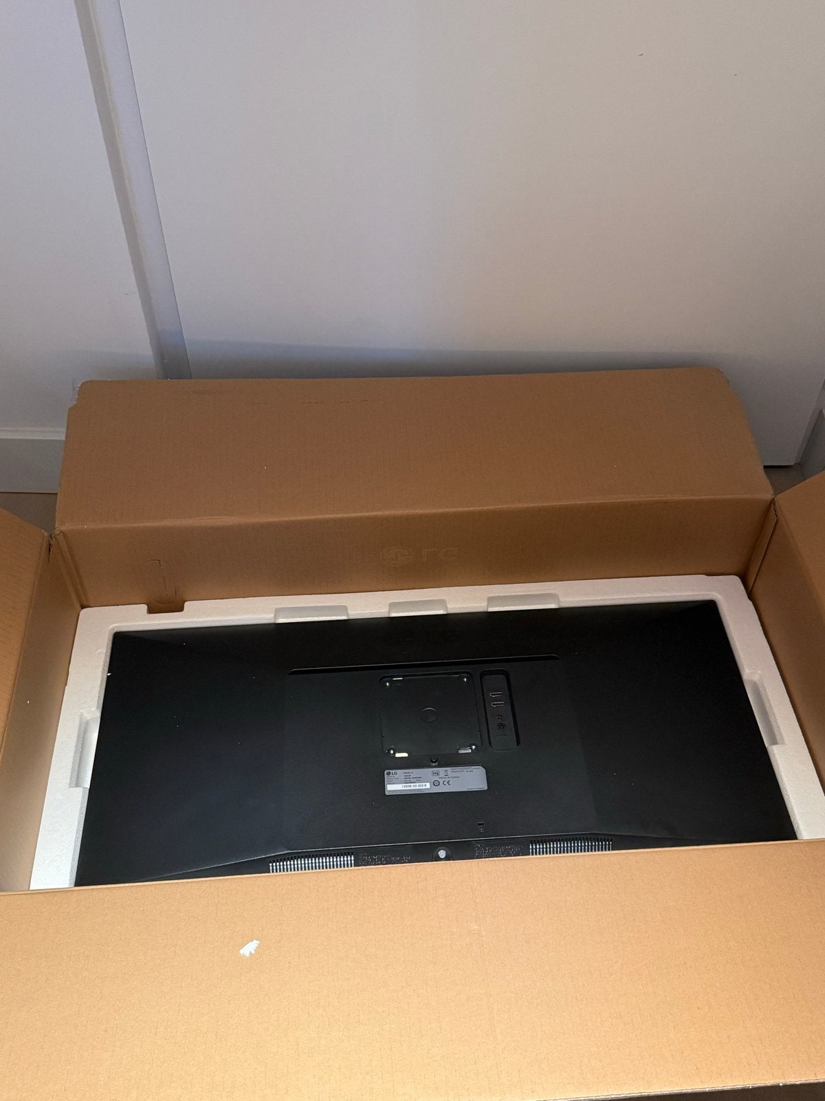 Foto 4 van LG 34WL500 Ultrawide Monitor - Zo goed als nieuw