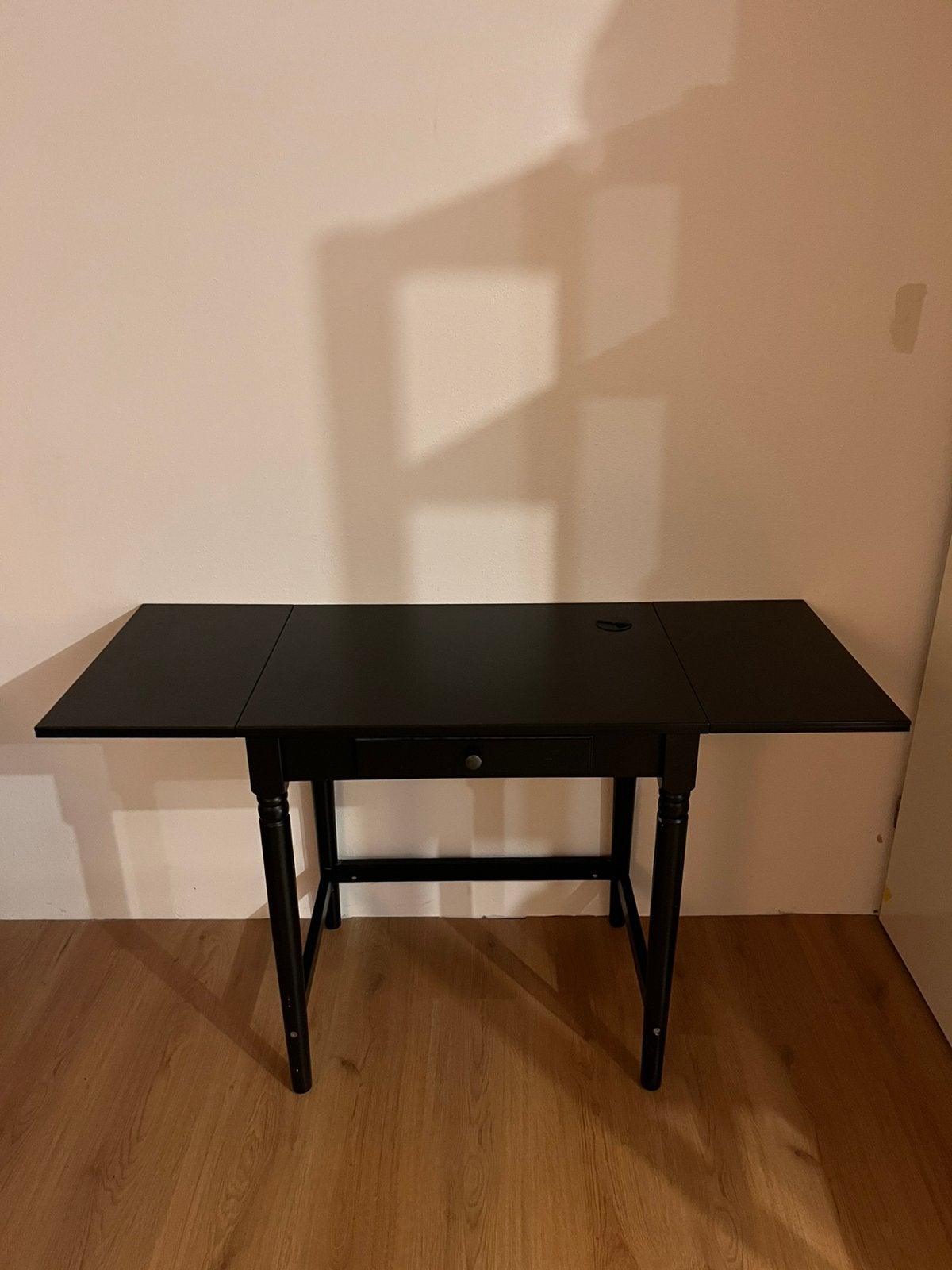 Zwart IKEA Ingatorp Bureau, inklapbaar, Huis en Inrichting, Bureaus, Gebruikt, IKEA, Zwart, Ophalen