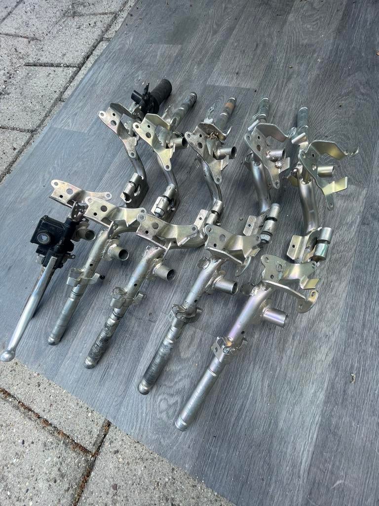 Vespa sprint sturen, Ophalen, Zo goed als nieuw, Slot