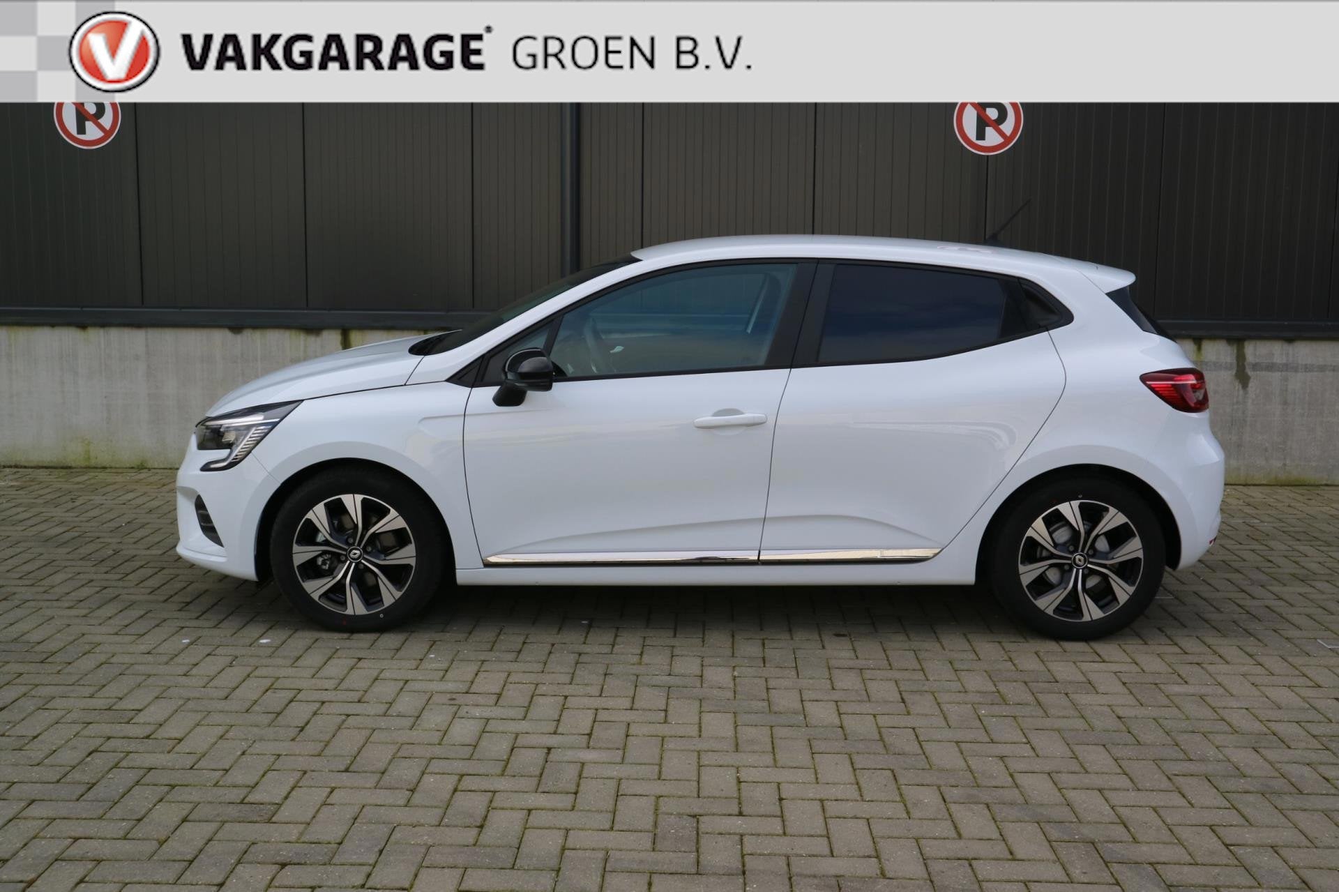 Renault Clio 1.6 E-Tech Full Hybrid 145 evolution / Navi / C, 94 pk, Gebruikt, 4 cilinders, Parkeersensor