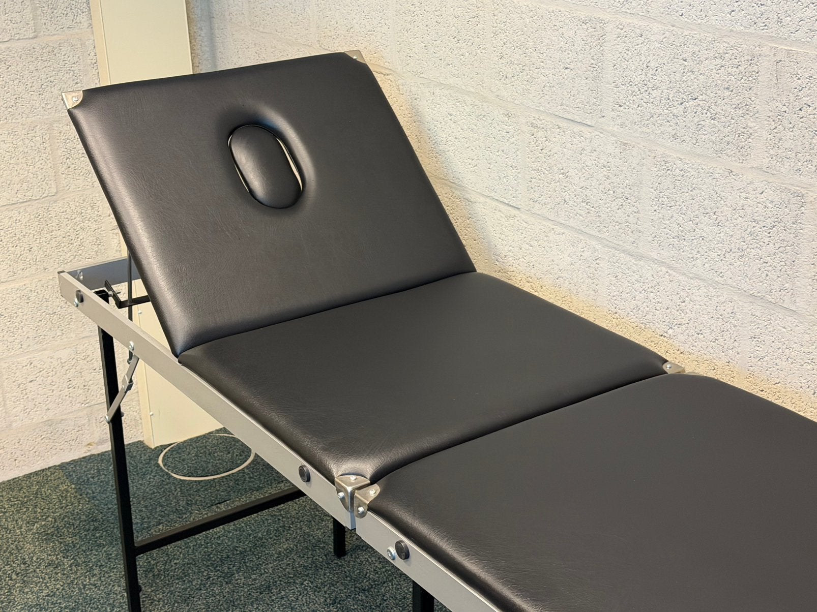Proffesionele massagetafel inklapbaar koffer model, Sport en Fitness, Ophalen, Zo goed als nieuw, Massagetafel