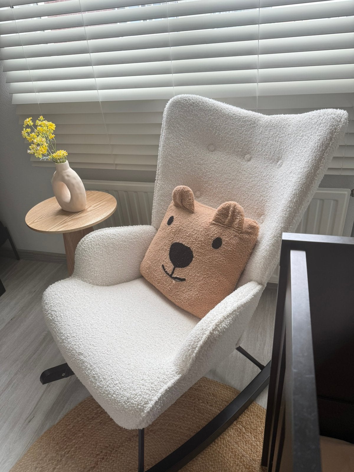 Mooie teddy schommelstoel – crème/wit, Huis en Inrichting, Ophalen, 75 tot 100 cm, Zo goed als nieuw, Stof