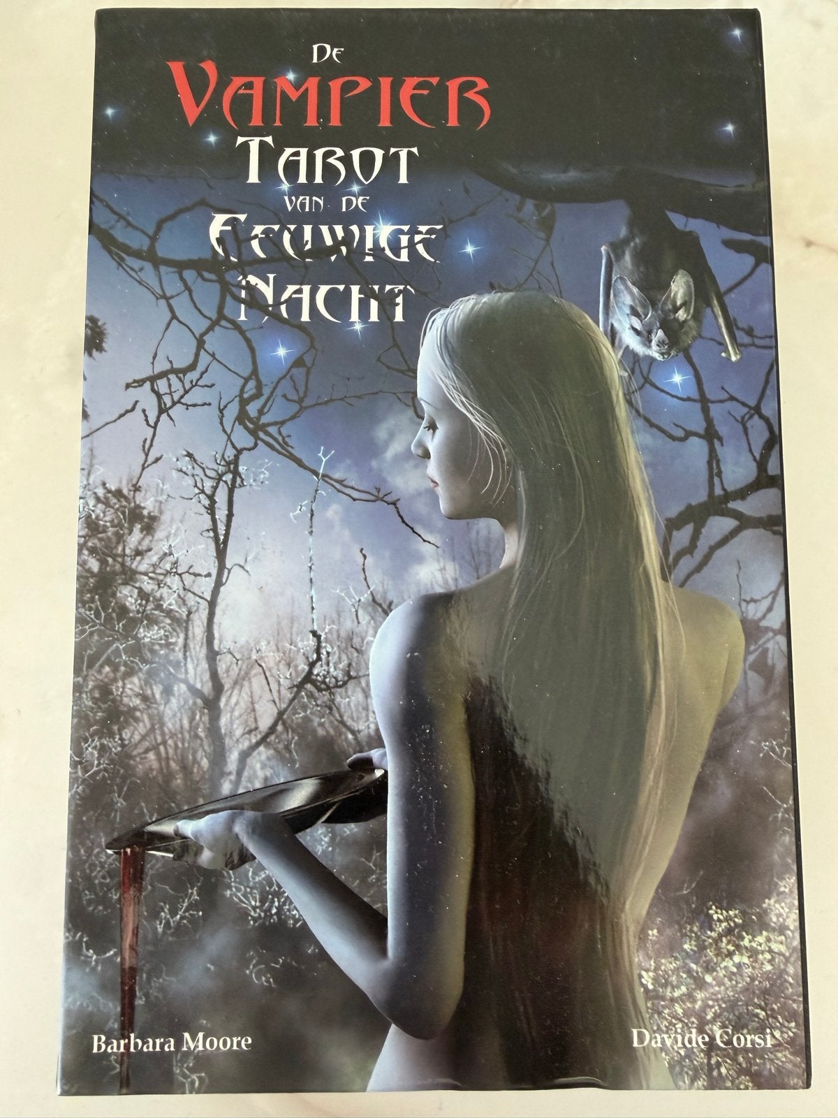 De Vampier Tarot van de Eeuwige Nacht - Tarotkaarten & Boek, Ophalen of Verzenden, Zo goed als nieuw, Tarot of Kaarten leggen