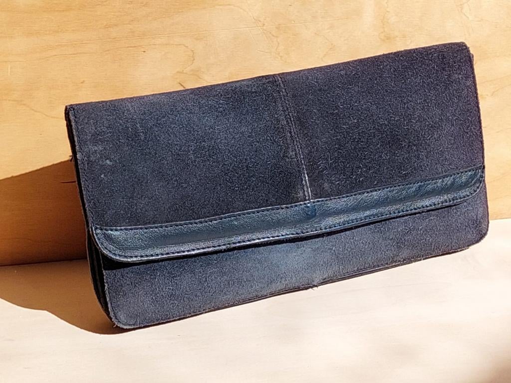 Donkerblauwe suède clutch / avondtasje, Ophalen of Verzenden, Gebruikt, Blauw, Avondtasje