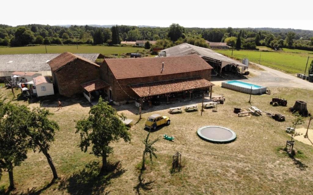 Chalet of stacaravan op kleinschalige camping in Frankrijk, Open haard, In bos, Landelijk