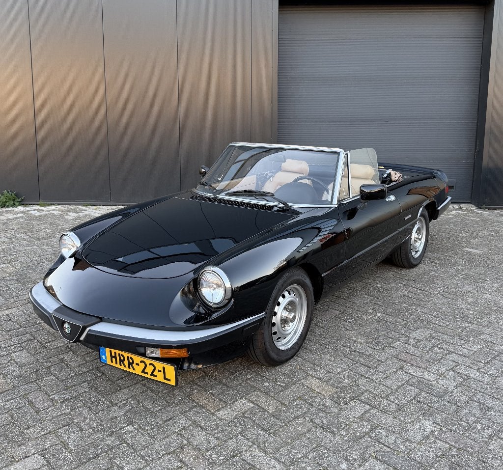 Alfa Romeo Spider 2.0, Achterwielaandrijving, Cabriolet, Spider, Zwart