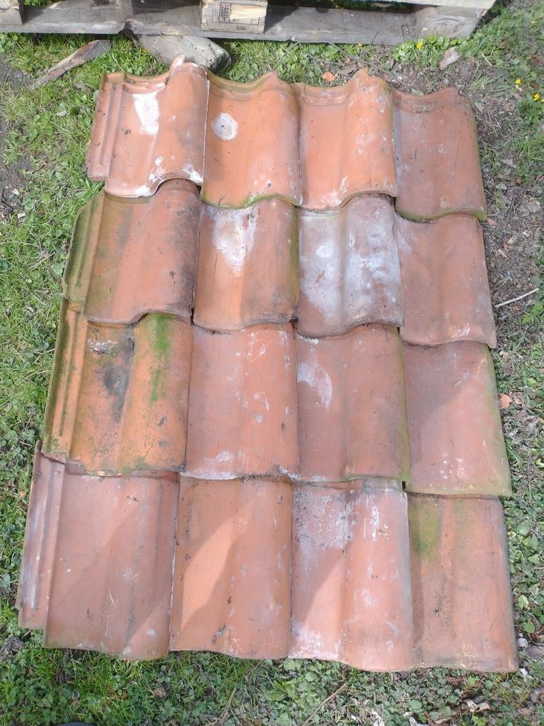 Dakpannen 300 st/ ong 17m2, Doe-het-zelf en Verbouw, Dakpannen en Dakbedekking, Ophalen, Gebruikt, Steen of Klei, 15 m² of meer