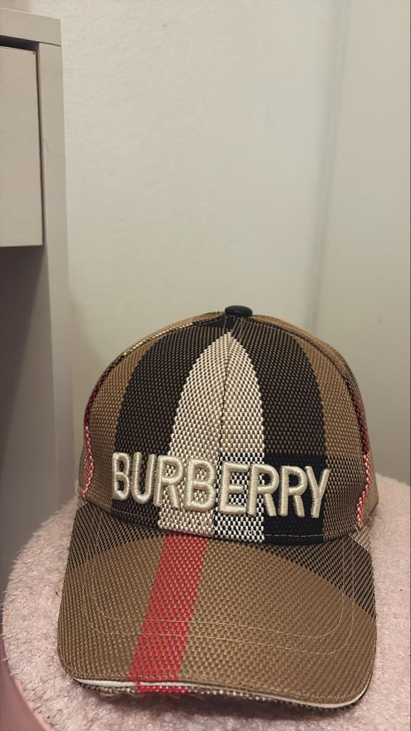 Burberry pet met iconisch ruitpatroon, Kleding | Dames, Hoeden en Petten, One size fits all, Ophalen of Verzenden, Pet, Zo goed als nieuw