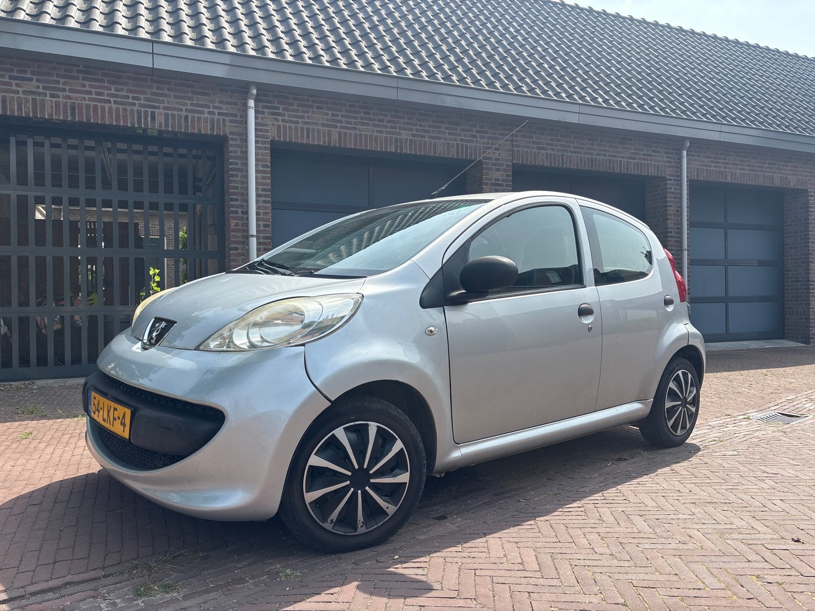 Peugeot 107 1.0 12V 5DR 2008 Grijs, Voorwielaandrijving, 4 stoelen, 68 pk, Handgeschakeld