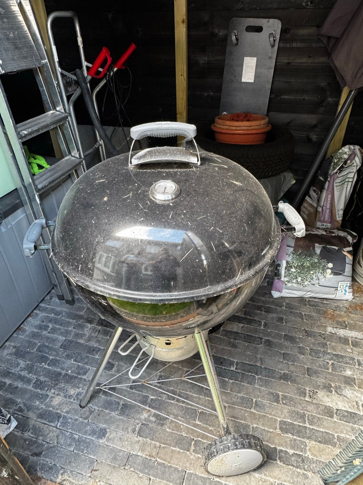 Weber Compact Kettle Houtskoolbarbecue - 57 cm, Tuin en Terras, Ophalen, Gebruikt