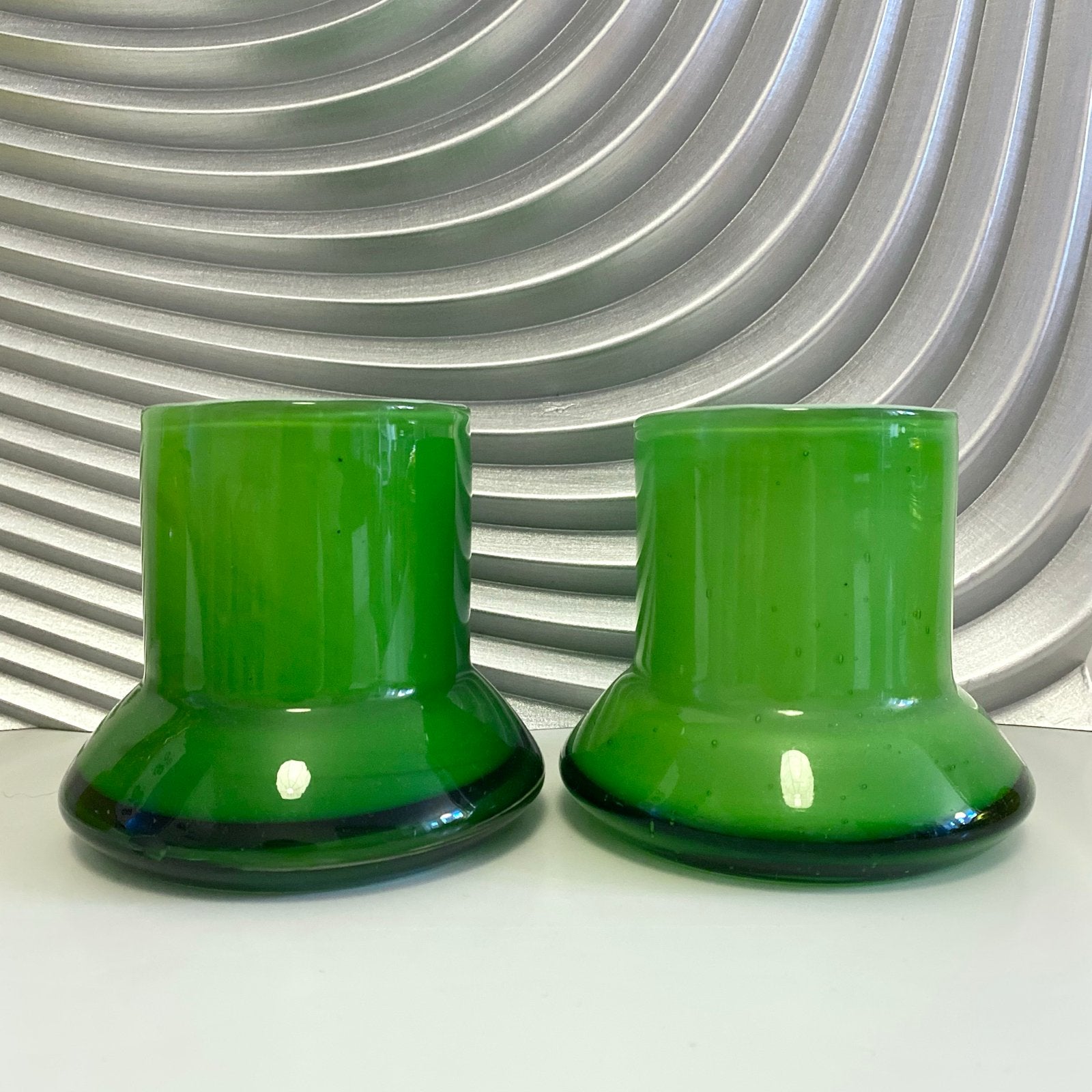 Set van 2 Groene Glazen Vazen/Kandelaars, Antiek en Kunst, Ophalen of Verzenden