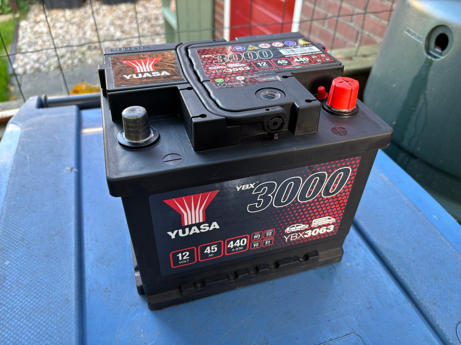 12V accu Yuasa 45 Ah / 440 A, Gebruikt, Universele onderdelen