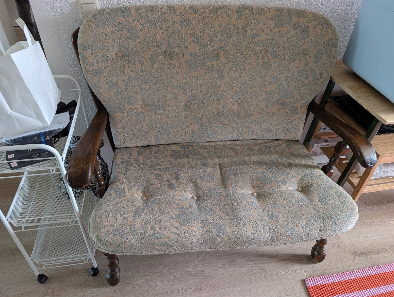 Vintage houten fauteuil met stoffen bekleding, Hout, Gebruikt, Ophalen of Verzenden, 75 tot 100 cm