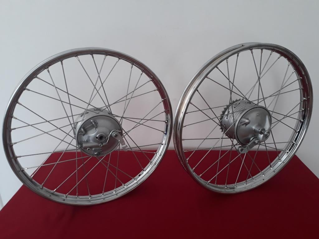 Set gerestaureerde wielen voor een oldtimer Puch VS/MV, Fietsen en Brommers, Brommeronderdelen | Oldtimers, Nieuw, Puch, Overige typen