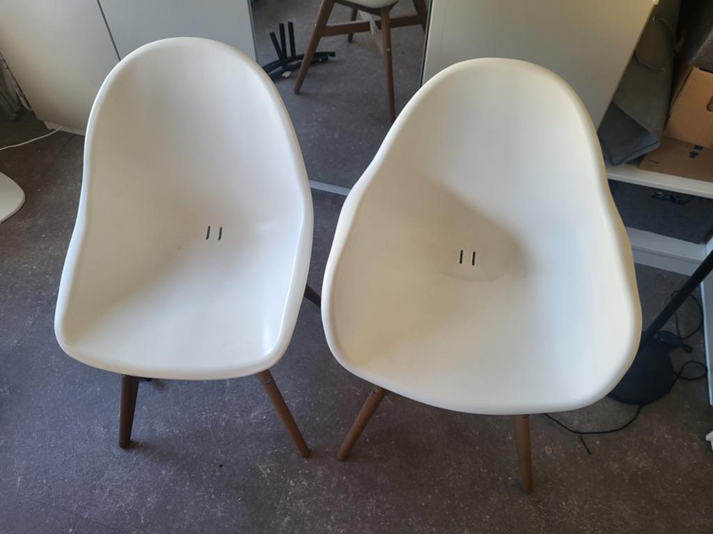 3 witte stoelen ikea fanbyn met bruin onderstel, Ophalen, Kunststof, Gebruikt, Ikea