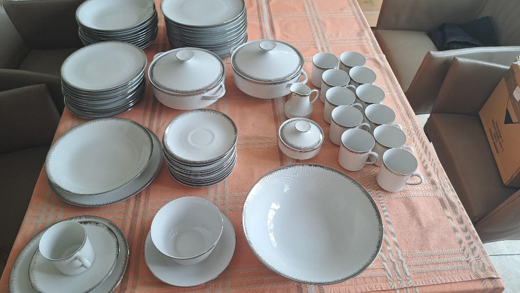 12 delig servies, Ophalen