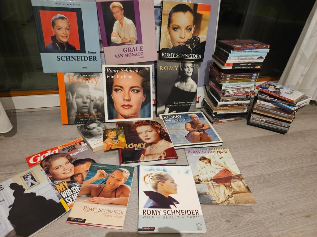 Romy Schneider collectie: boeken, dvd's en meer voor de fan, Boeken, Ophalen, Zo goed als nieuw