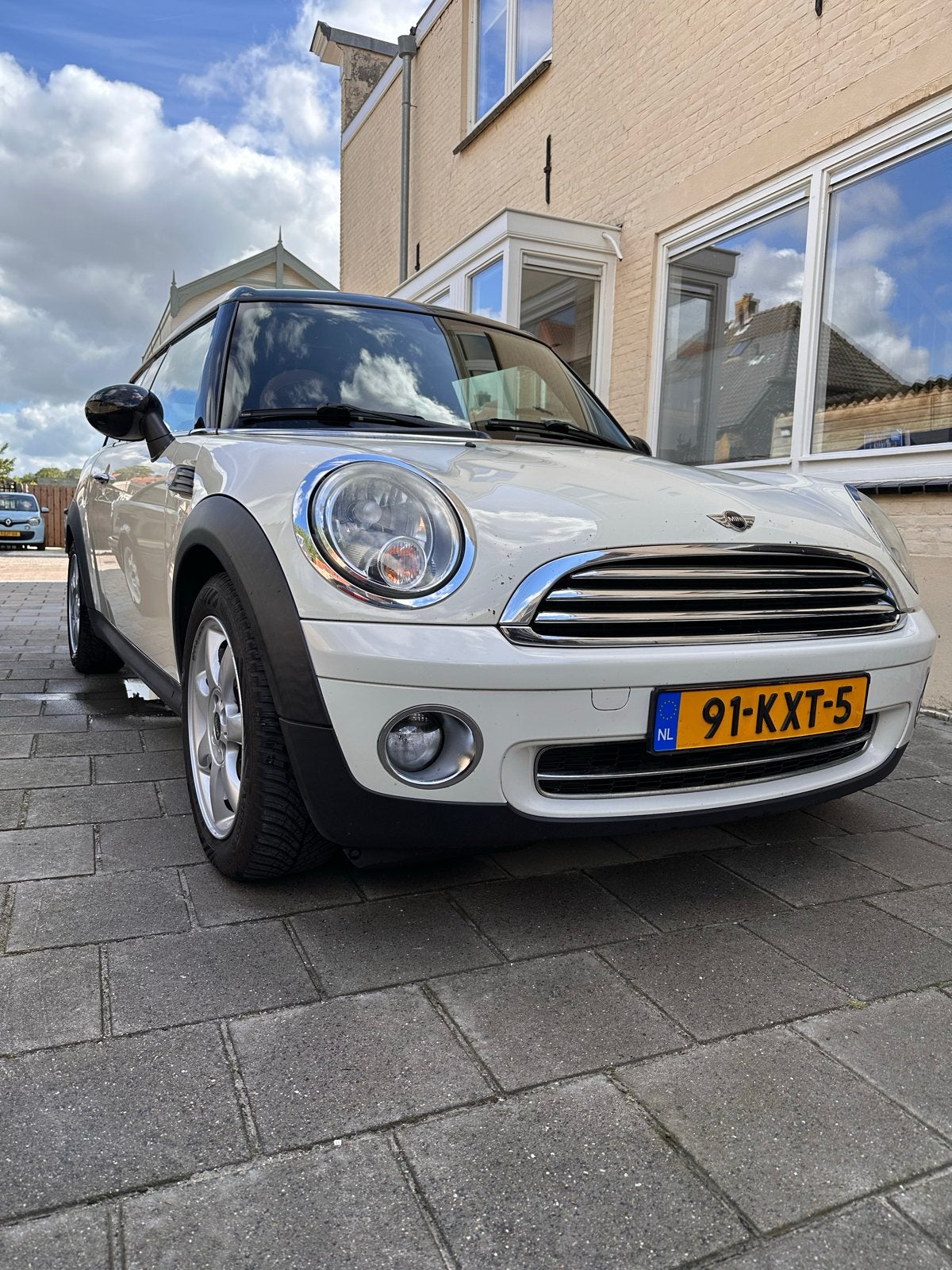 Mini Clubman 1.6 Cooper 2010 Wit, Auto's, Voorwielaandrijving, 4 cilinders, 4 stoelen, Origineel Nederlands