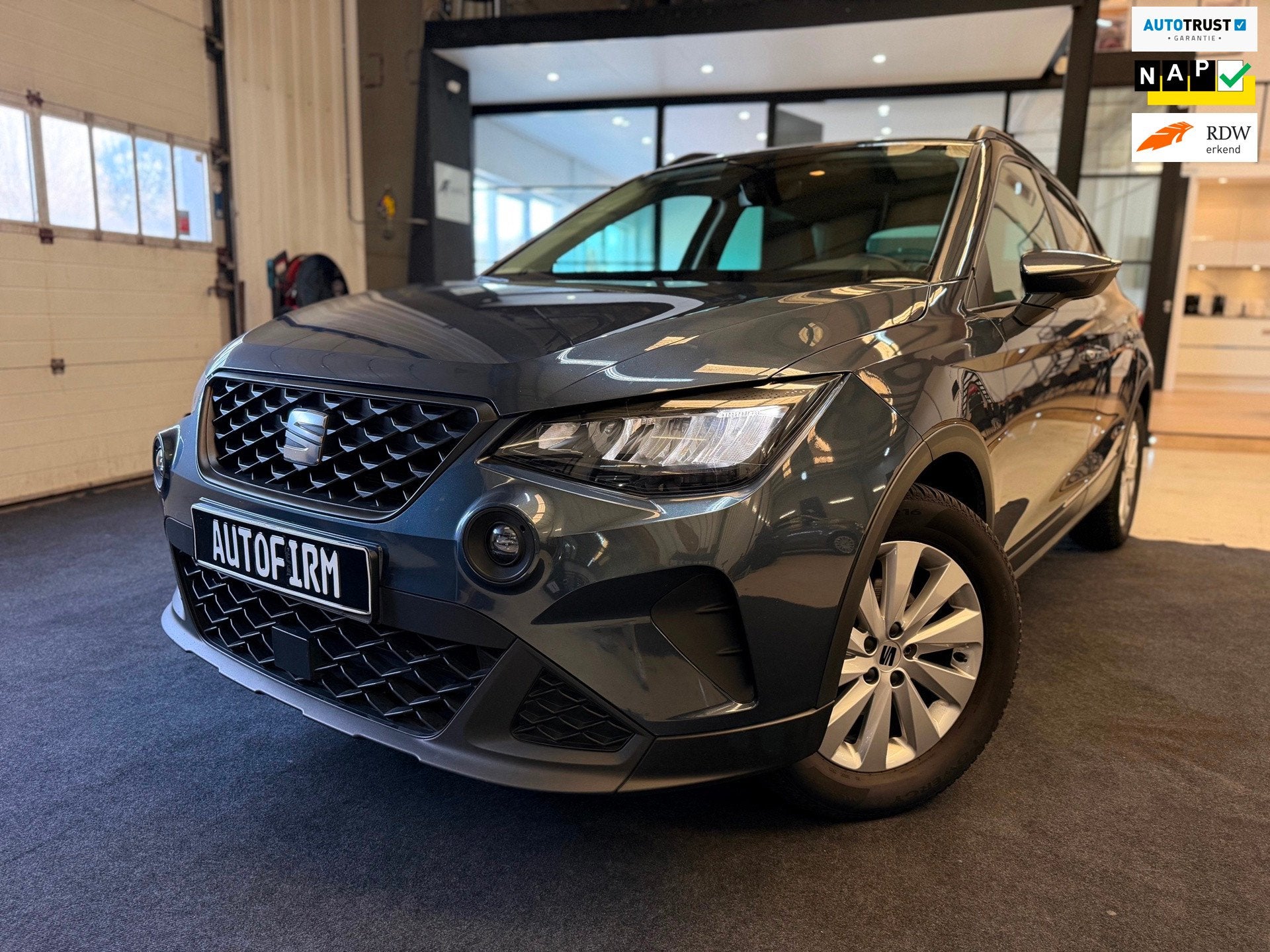 Seat Arona 1.0 TSI Style Business Intense NAP Dealer onderho, Auto's, Stof, Gebruikt, 95 pk, 49 €/maand
